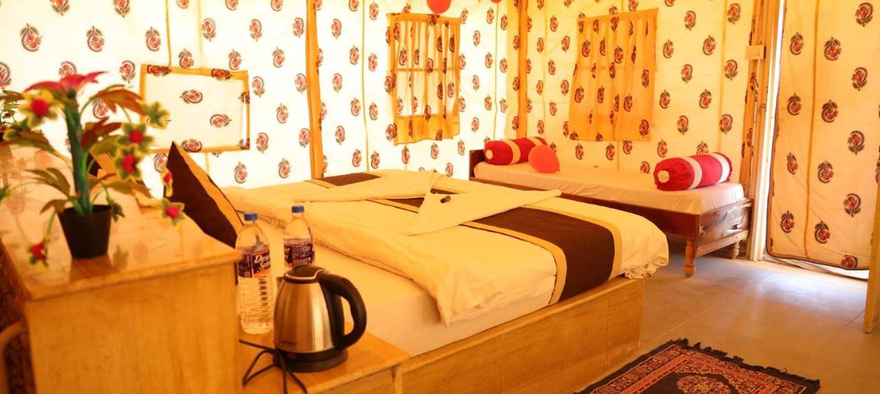 Golden Sandstone Hotel Desert Safari Camp Jaisalmer Extérieur photo