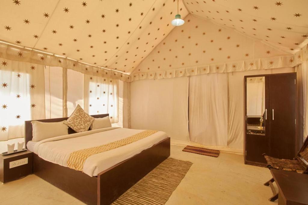 Golden Sandstone Hotel Desert Safari Camp Jaisalmer Extérieur photo